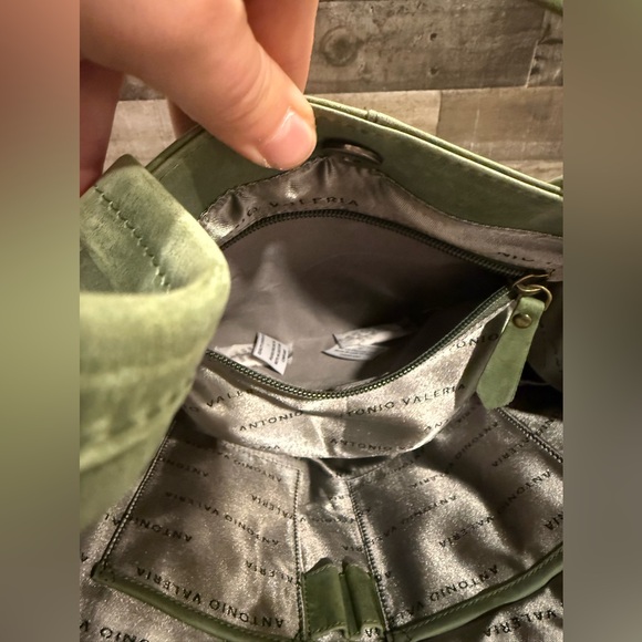 NWT Antonio Valeria | Ava Shoulder Bag - Picture 10 of 11